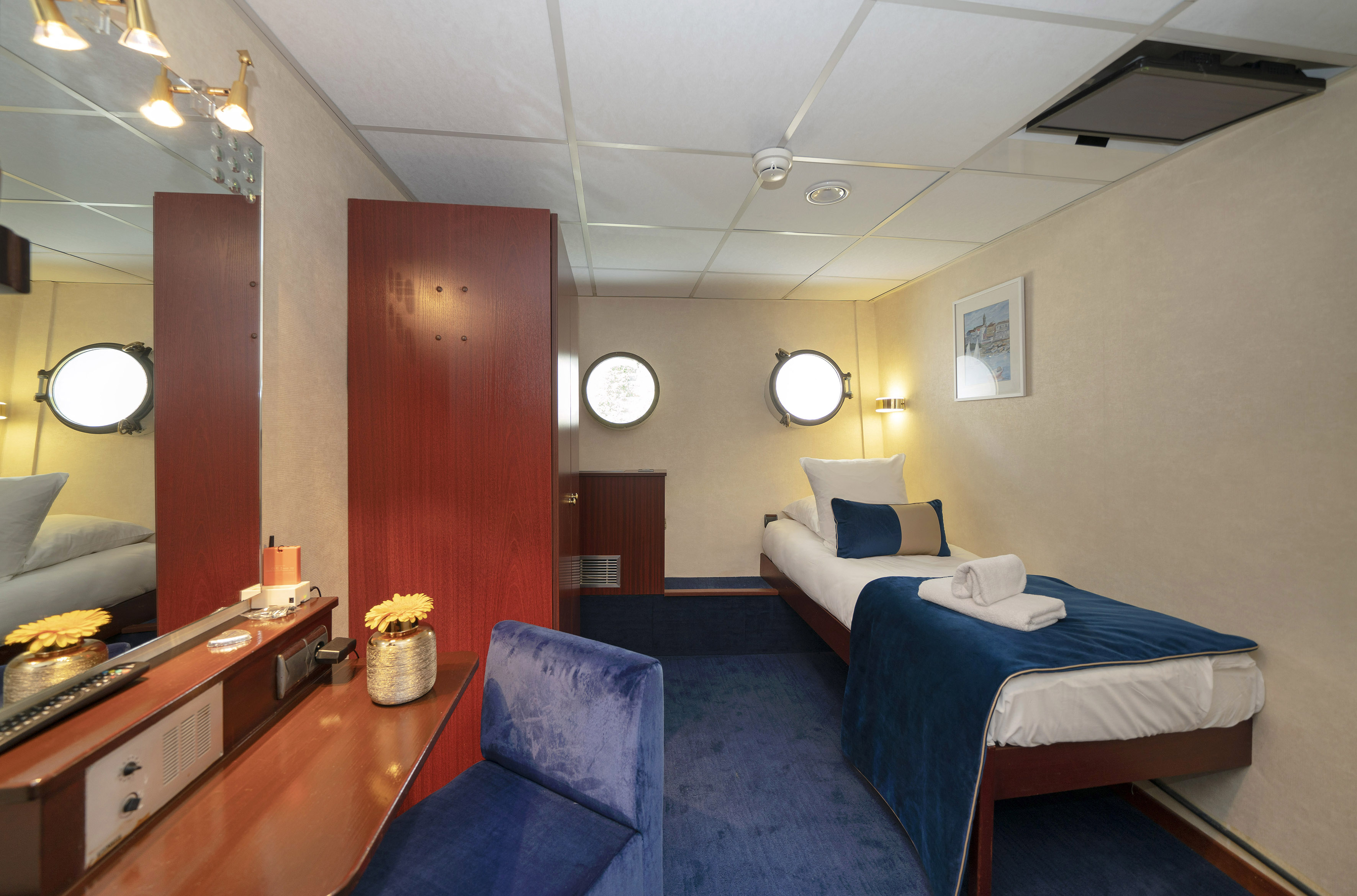 CroisiEurope MS Mistral Single Cabin.jpg